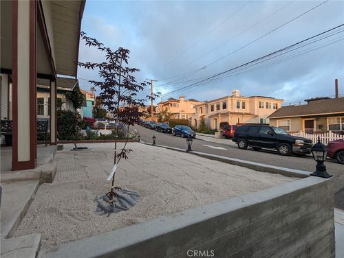 1041 2nd St, Hermosa Beach, CA, 90254-5334 | Card Image