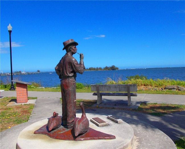 Kroegel Statue | Image 8