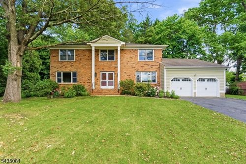 10 Dickens Ct, Morristown, NJ, 07960-6963 | Card Image