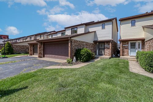 10404 Sheffield Dr, Palos Hills, IL, 60465-1993 | Card Image