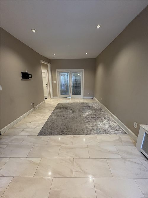 72-46 Cooper Ave, Glendale, NY, 11385-7362 | Card Image