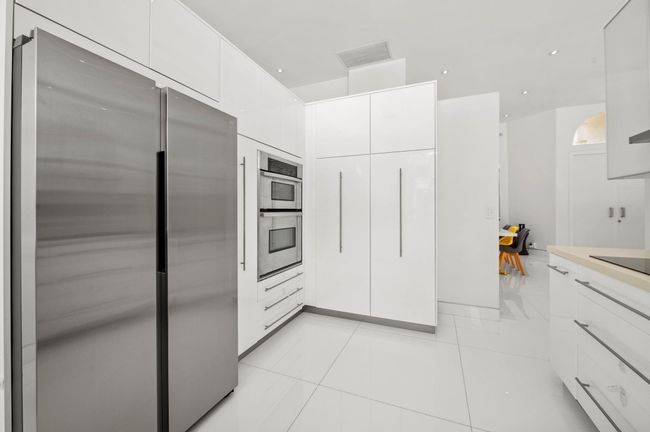 2904 Oakbrook Dr, House other with 5 bedrooms, 4 bathrooms and null parking in Weston FL | Image 12