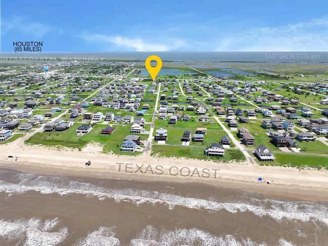 933 Westview, House other with 2 bedrooms, 2 bathrooms and 1 parking in Crystal Beach TX | Image 10