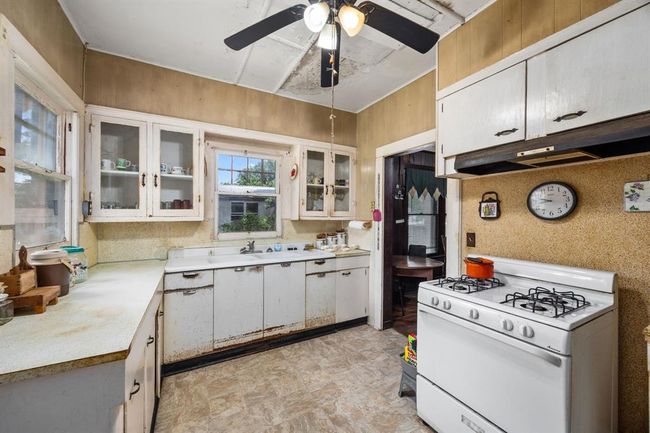 600 Brazos St, House other with 2 bedrooms, 1 bathrooms and 1 parking in Glidden TX | Image 10