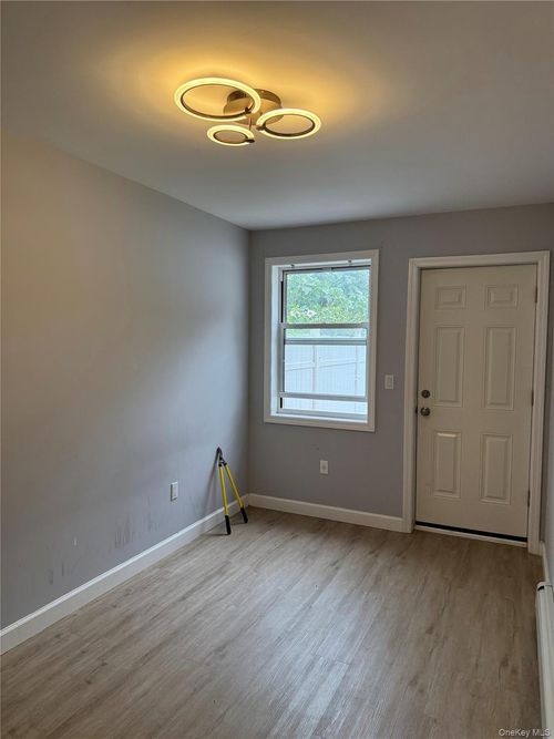 1fl-7308 Utopia Pkwy, Fresh Meadows, NY, 11366-1537 | Card Image