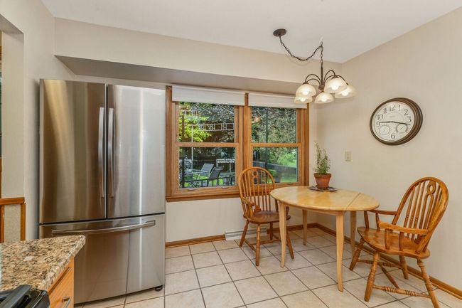 6037 N Elm Tree Rd, House other with 4 bedrooms, 2 bathrooms and null parking in GLENDALE WI | Image 6