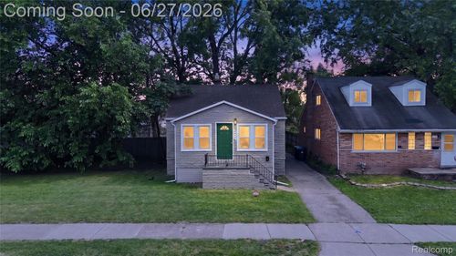 8512 Fisher Ave, Warren, MI, 48089-3077 | Card Image