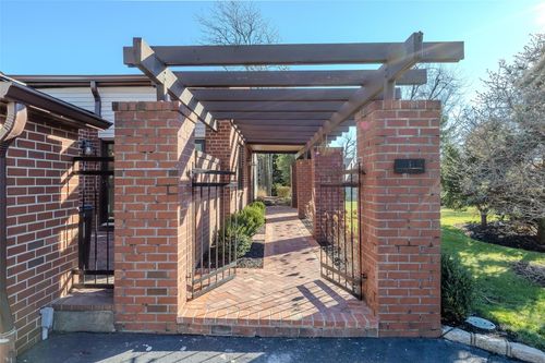 143 Darters Ln, Manhasset, NY, 11030-4024 | Card Image