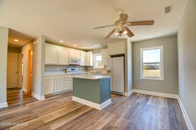 Kitchen/Dining | Image 6