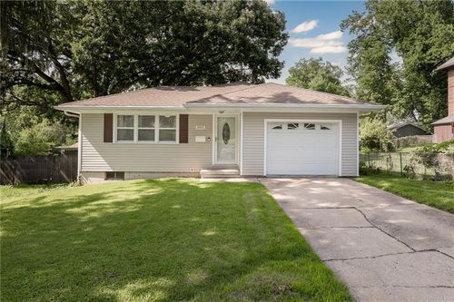 2611 Pacific St, Saint Joseph, MO, 64507-1420 | Card Image