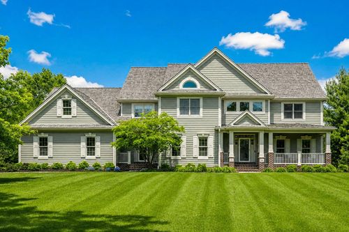 250 E Laurel Circle, Delafield, WI, 53018 | Card Image