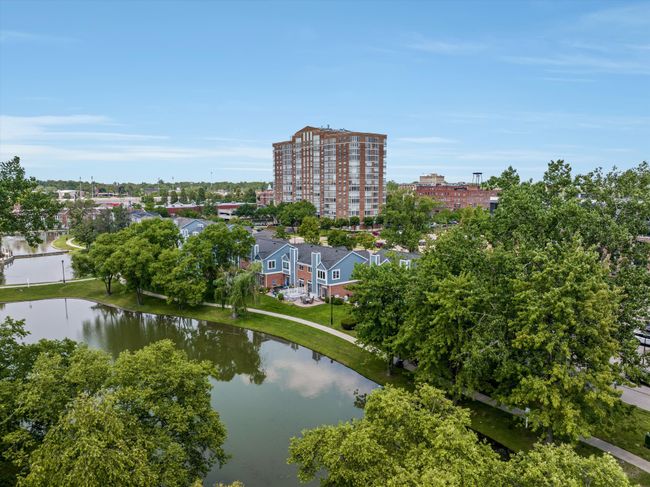 APT-1107 - 250 E Harbortown Dr, Condo with 2 bedrooms, 2 bathrooms and null parking in Detroit MI | Image 30