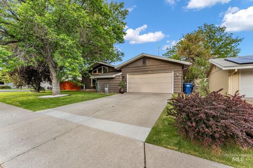 820 Meadows Dr, Twin Falls, ID, 83301-3829 | Card Image