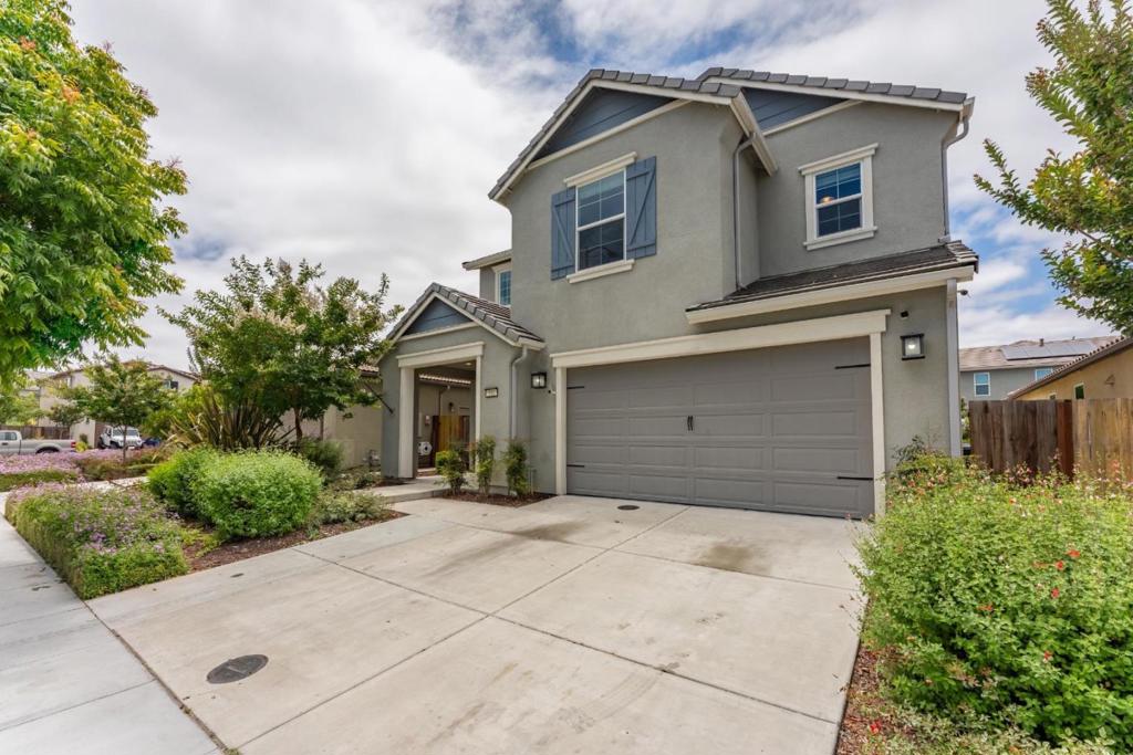 Residential in Hollister 4