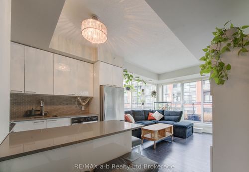 415-155 St Leger St, Kitchener, ON, N2H0B9 | Card Image