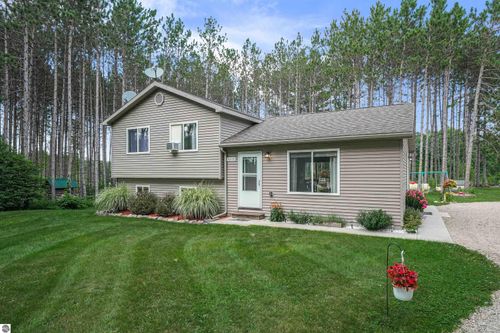 5215 Pierce Rd, Kingsley, MI, 49649-9606 | Card Image