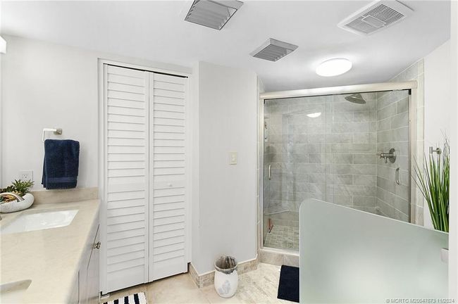 APT-206 - 9550 Ocean Dr, Condo with 3 bedrooms, 2 bathrooms and null parking in Jensen Beach FL | Image 24