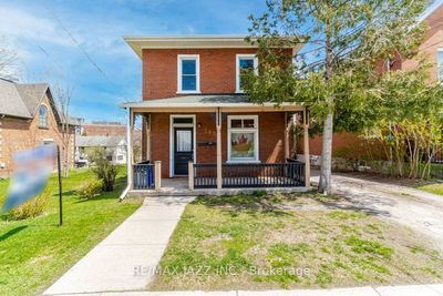 UPPER - 360 Mark St, Home with 2 bedrooms, 1 bathrooms and 1 parking in Peterborough ON | Image 1