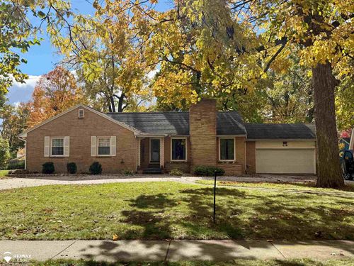 418 E Oliver St, Owosso, MI, 48867-2438 | Card Image