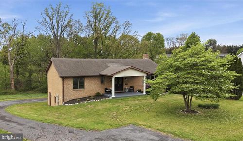 144 Brenda Dr, MARTINSBURG, WV, 25404-0667 | Card Image