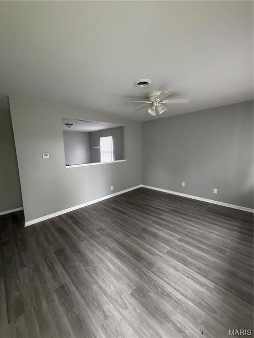 506 Saint Nicholas Dr, Cahokia, IL, 62206-1833 | Card Image