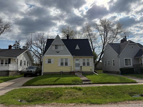 3317 Cheyenne Ave, Burton, MI, 48529-1404 | Card Image