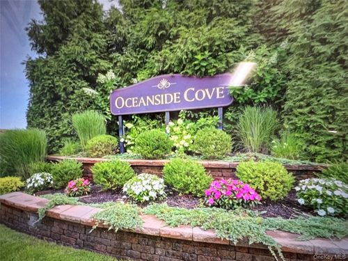 4e-43-25 Douglaston Parkway, New York, NY, 11363 | Card Image