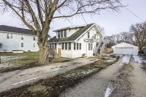 8211 198th Ave, BRISTOL, WI, 53104-9584 | Card Image