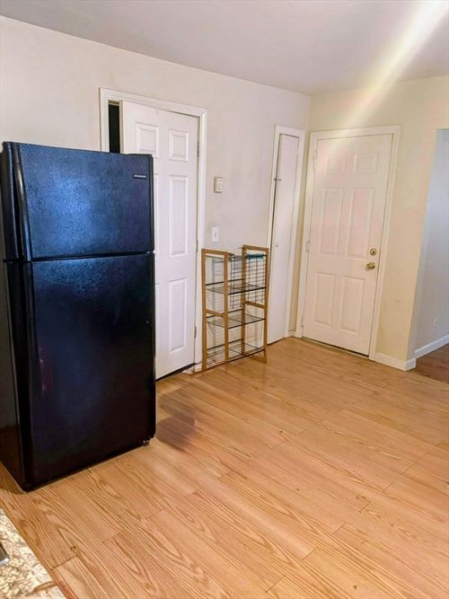 1-101 W Hollis St, Nashua, NH, 03060-3145 | Card Image