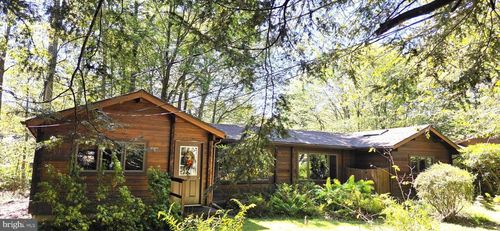 135 Fergus Way, Tobyhanna, PA, 18466-8227 | Card Image