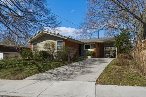 22 Westaway Pl, Hamilton, ON, L9C2G1 | Card Image