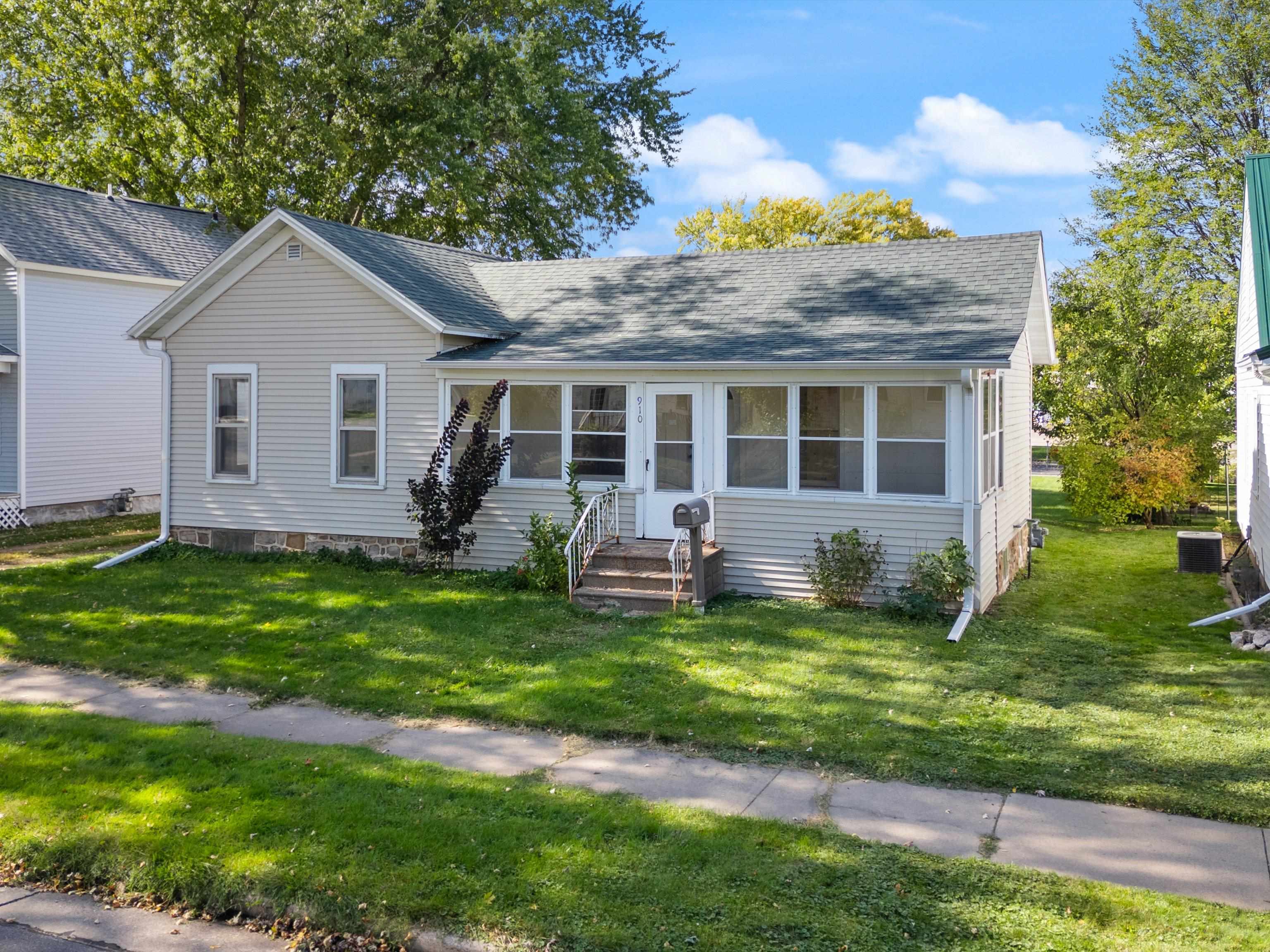 Maple Ave, Marshfield, WI 54449
