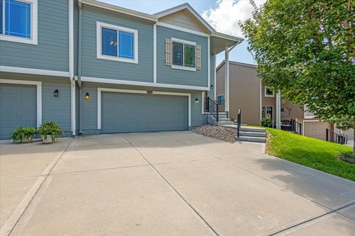 16403 Browne St, Omaha, NE, 68116-3216 | Card Image