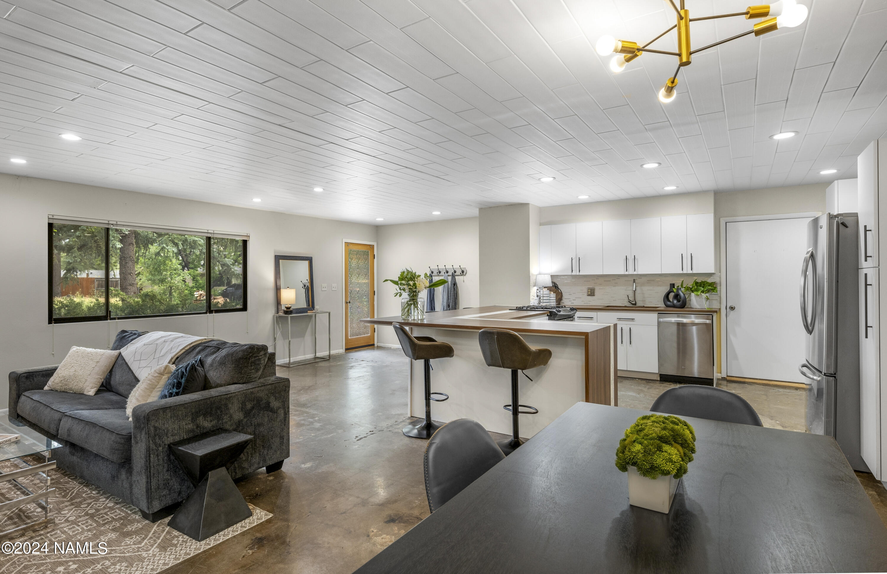 Silver Spruce Ave, Flagstaff, AZ 86001