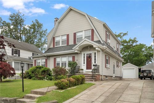 147 Grace St, Cranston, RI, 02910-3419 | Card Image