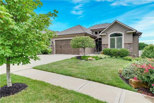 9868 Garden St, Shawnee, KS, 66227-5300 | Card Image