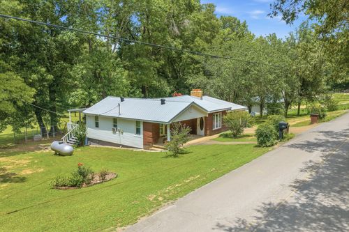 8120 Mount Carmel Rd, Decaturville, TN, 38329-5462 | Card Image