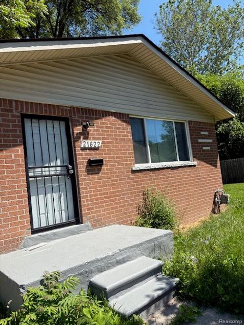 21622 Santa Clara, Detroit, MI, 48219-2543 | Card Image