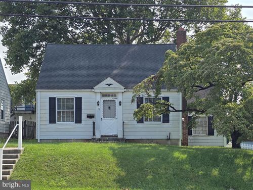 428 Main St, AKRON, PA, 17501-1215 | Card Image