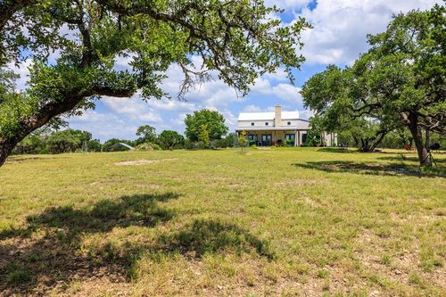 456 Colt Valley Rd, Fredericksburg, TX, 78624-2886 | Card Image
