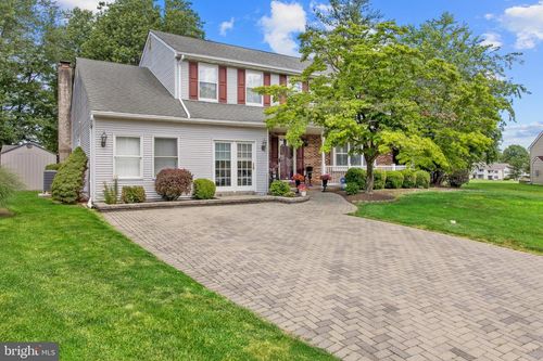 487 Cambridge Ln, Newtown, PA, 18940-3315 | Card Image
