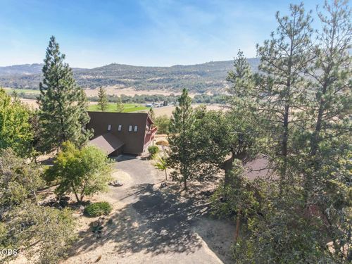 4000 E Antelope Rd, Eagle Point, OR, 97524-7878 | Card Image