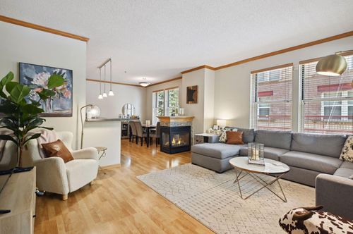 100-600 N 2nd St, Minneapolis, MN, 55401-3336 | Card Image