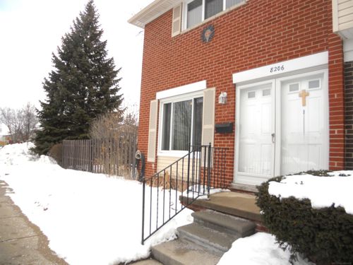 8206 Farnum Ave, Warren, MI, 48093-2886 | Card Image