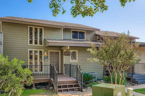 203 Venture Blvd S, Lago Vista, TX, 78645-8647 | Card Image