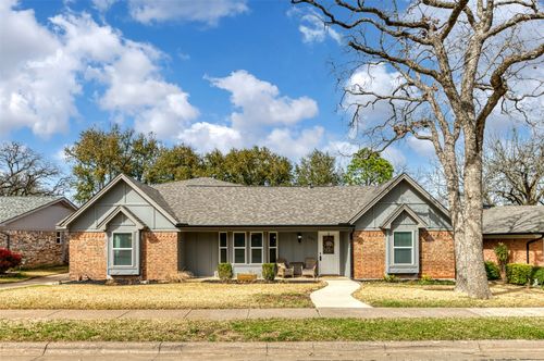 621 Sandlin Dr, Bedford, TX, 76021-2212 | Card Image