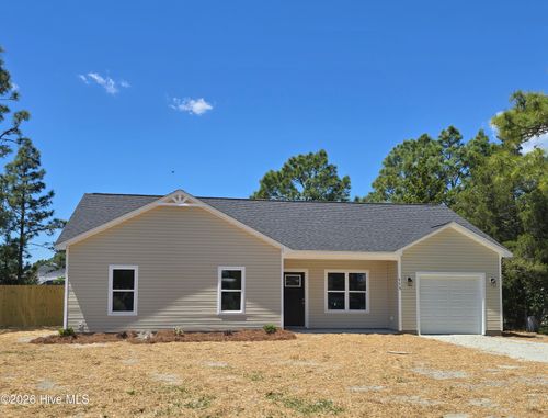 113 N King St, Hubert, NC, 28539-4415 | Card Image