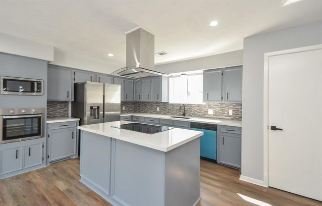 48 Artesia, Home with 3 bedrooms, 2 bathrooms and null parking in Conroe TX | Image 16