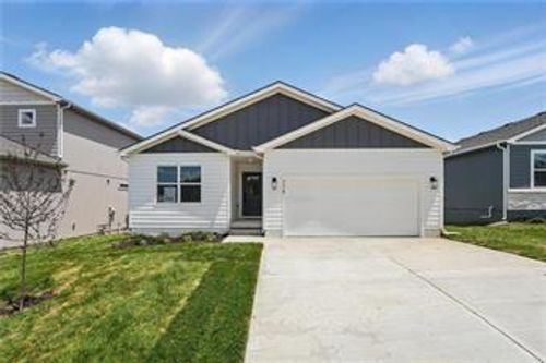 500 Sw Chelmsford Dr, Blue Springs, MO, 64014 | Card Image