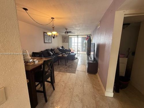 apt-202-109 Lake Emerald Dr, Oakland Park, FL, 33309-6205 | Card Image